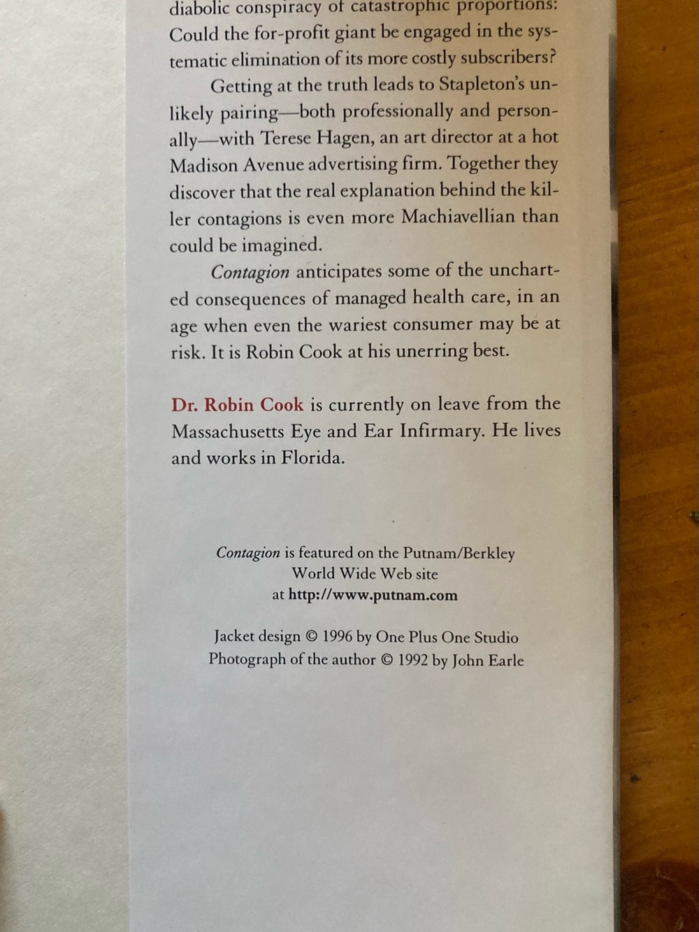 Contagion by Robin Cook — Bold Blue & White Hardcover - Picture 5 of 6